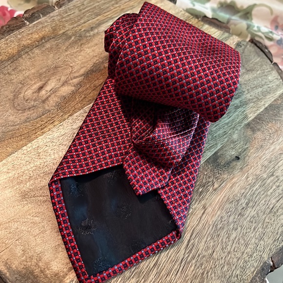 BROOKS BROTHERS 346 100% Silk Mens Career Tie MicroPrint Graphic Squares $89 NEW - Picture 12 of 12